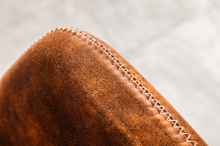 Chaise design MUSTANG en microfibre marron antique avec accoudoirs - M